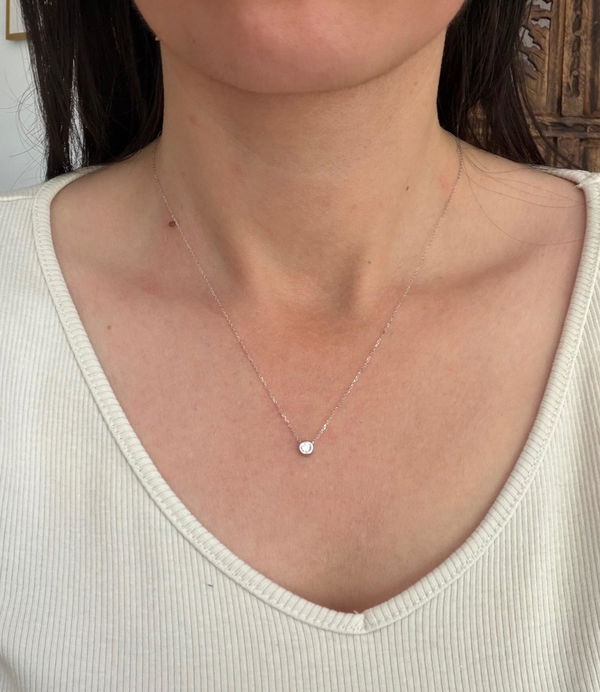 Recenzie Anonim - Colier cu diamant natural - Everyday SPARKLE (0.10 ct)