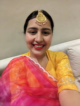 Ayushi Panghal review photo
