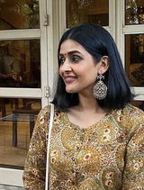 Shreya Kalra review photo