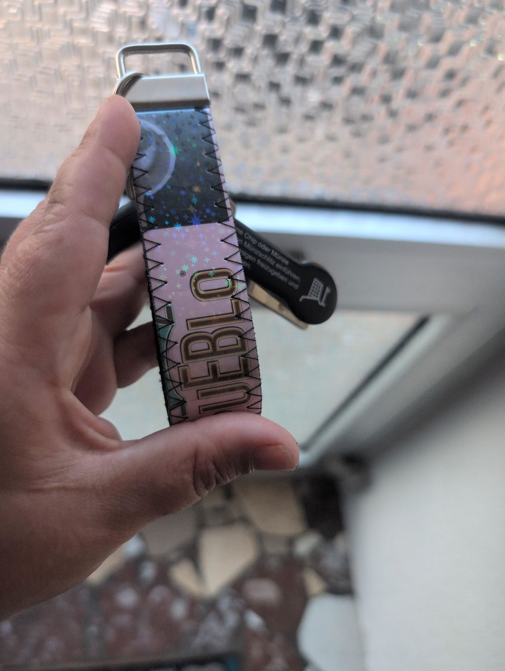 ✨️Holo✨️ KC Keychains - Upcycled, rosa