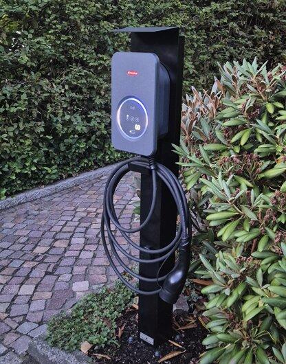 Ladesäule passend für Fronius Wattpilot Flex Home (auch Fronius C6 Wattpilot Flex Home 22) und Pro mit Dach und Kabelhaken | Ständer | Standfuß | Stele | Base