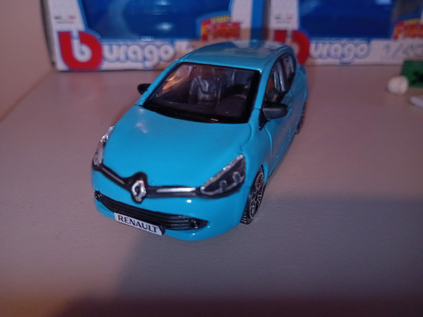 Renault Clio 2013 blue 1:43 Scale Toy Car Bburago 30248B