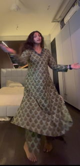 Tanisha Shah review photo