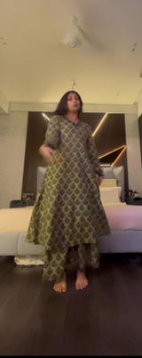 Tanisha Shah review photo