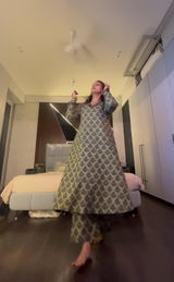 Tanisha Shah review photo
