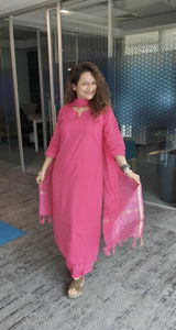 Swamini Gunasekar review photo