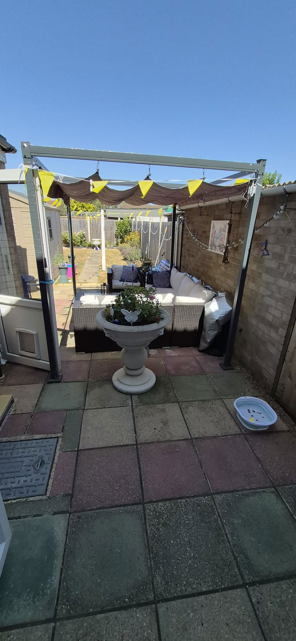 3 x 2m Metal Outdoor Pergola with Retractable Roof and Drainage Holes - Grey