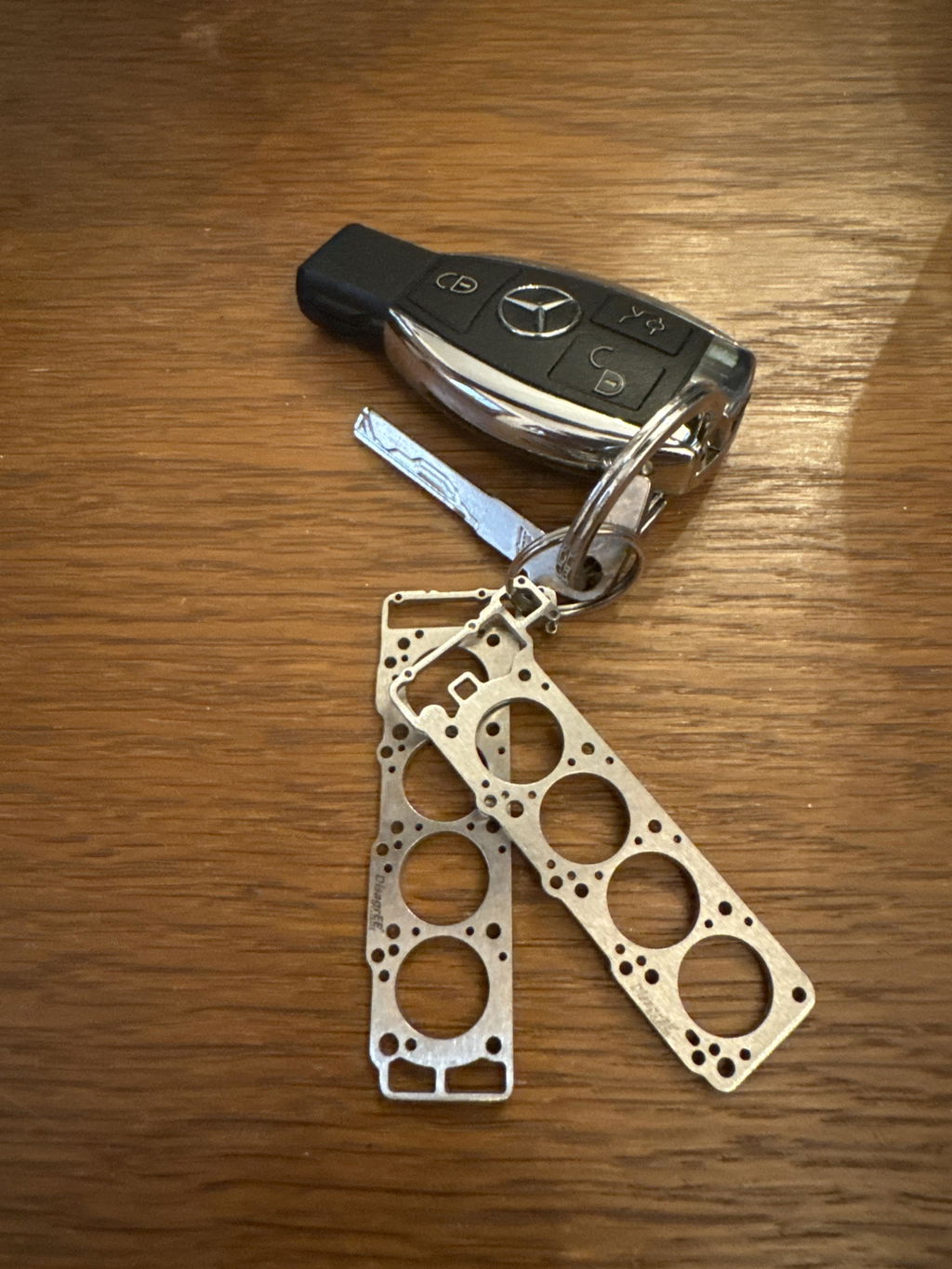 Miniatur einer Kopfdichtung für Audi 2,7 / 2,8 30V