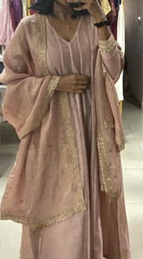 Divya review photo