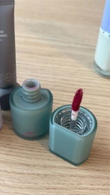 Lavinia review photo