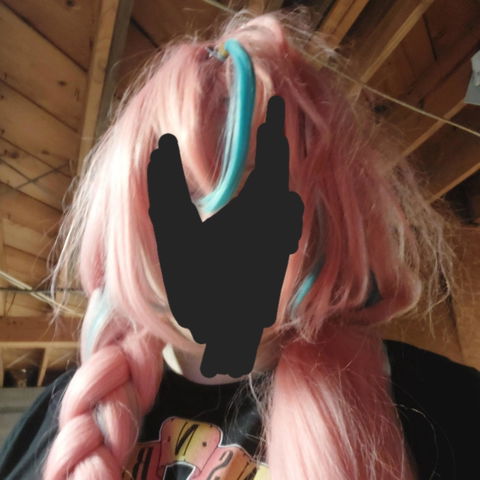【Wig Ready For Ship】DokiDoki Game Genshin Impact Cosplay Varesa Wig / Horn / Eyelashes Long Pink Green Highlights Hair Removable Ahoge