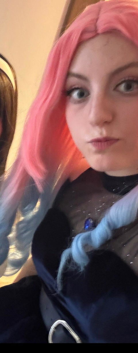 【Partially Ready For Ship】【Small Area Front Lace】DokiDoki Music Video Cosplay Wig / Eyelashes Women Long / Short Curly Gradient Pink Hair