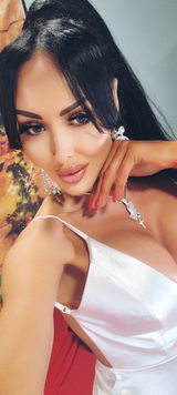 Angela Vaz review photo