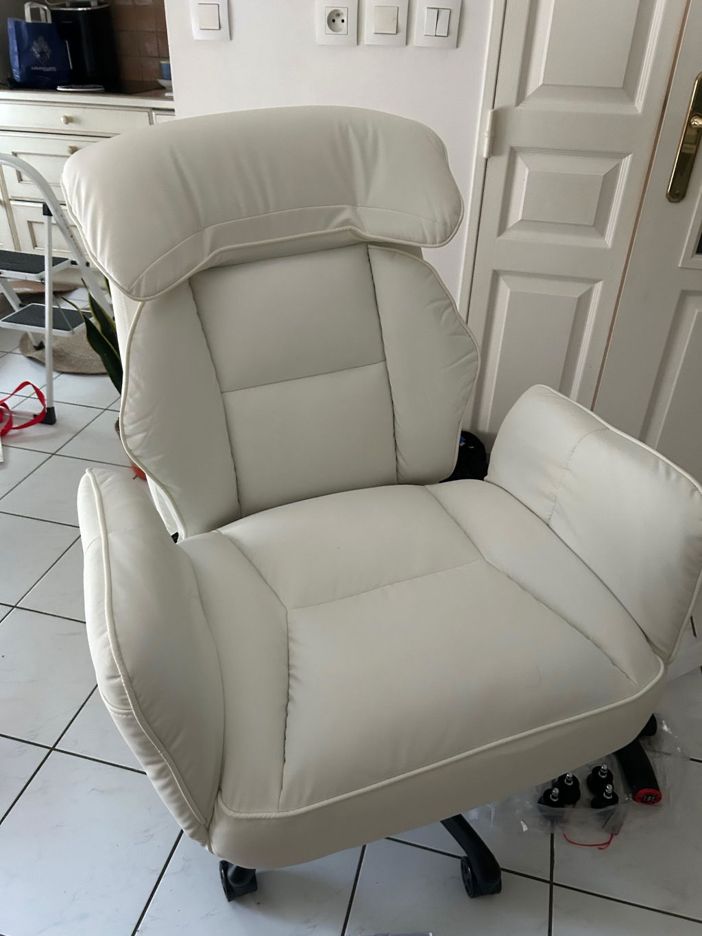 Dowinx Cross Legged Office Chair QL-66B2 Beige