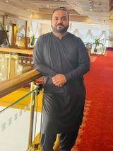 Aqib Khan review photo