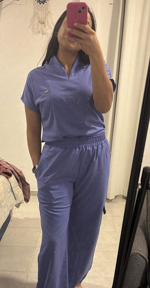 Scrub Olivia Mora