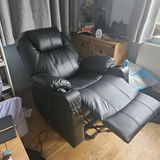 Mathew Holmes review photo