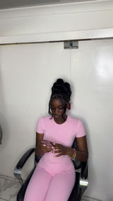 Dee Vuitton review photo