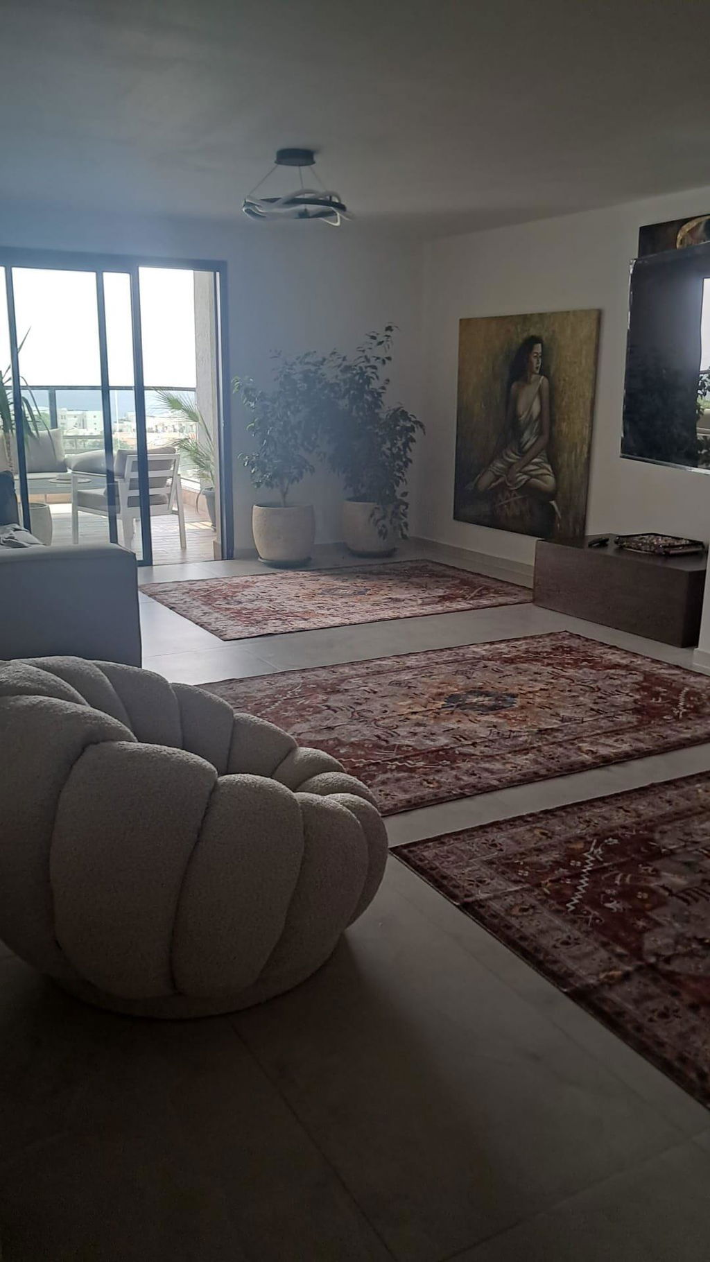 כורסא מסתובבת בעיצוב פרח דגם Flower
