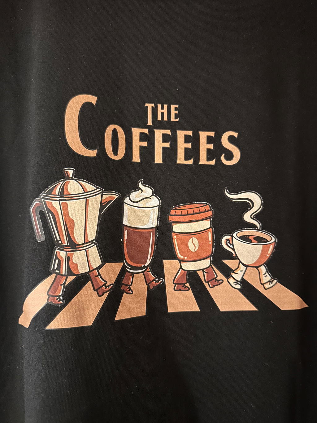 The Coffees Crosswalk Walking コーヒー横断歩道「THE COFFEES」 Tシャツ｜フロントプリント