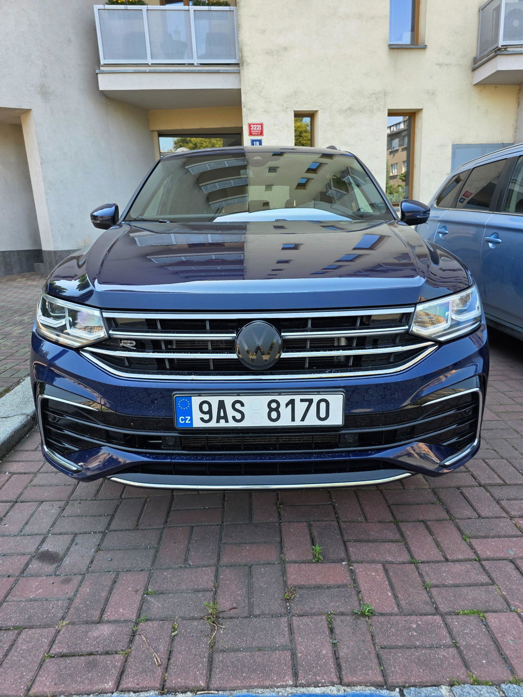 Black VW Emblem Cover Front/Rear for Tiguan MK2 MK2.5