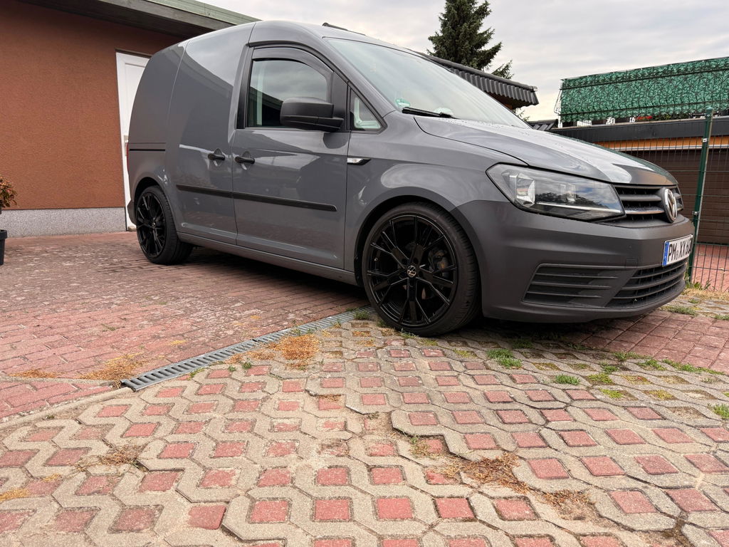 Black VW Emblem Front/Rear for VW Caddy MK4