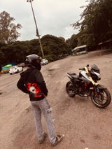 Karthik . review photo