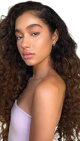 Diamond Hale-Jennings review photo
