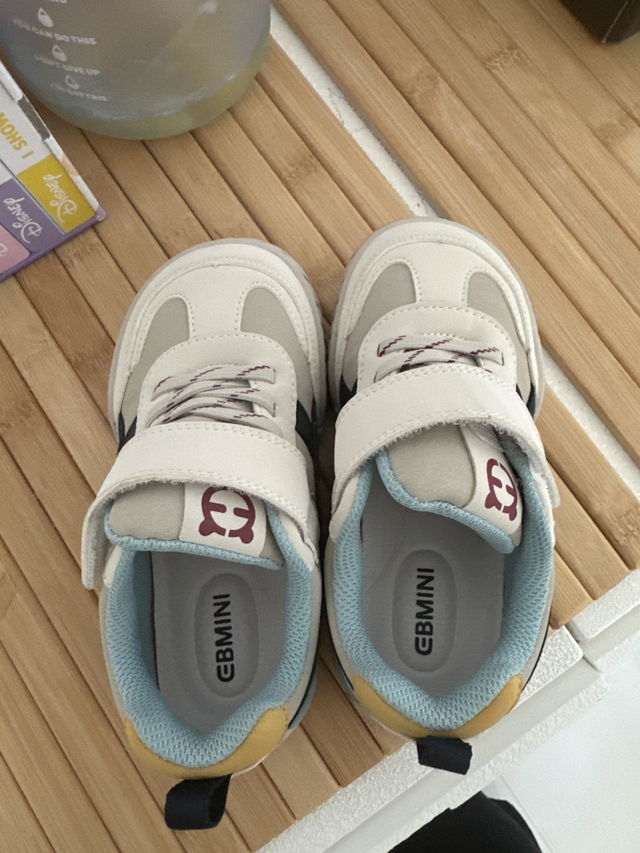 Customer photo: EBMINI® AZE – Kids Barefoot Sneakers