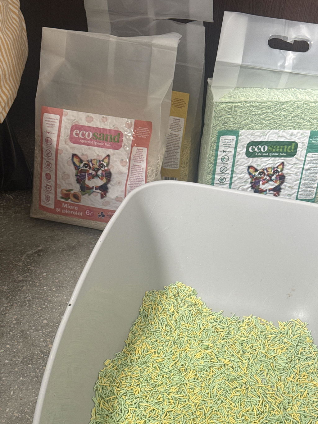 Nisip tofu pisici Ecosand piersici si miere 6L
