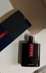 L.M. review photo