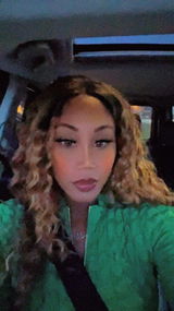 Melissa Hollins review photo