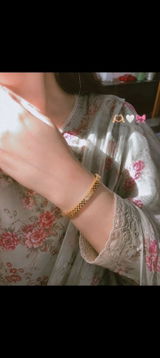 Eman Tahir review photo