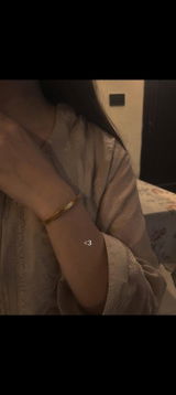 Esha Noor review photo