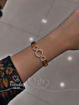 Aleesha review photo