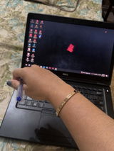 Farah review photo