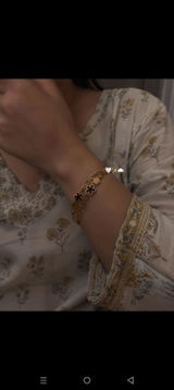 Ayla Khan review photo