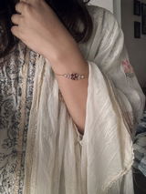 Uzma Kiyani review photo