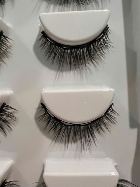 Magnetic Eyelashes with Eyeliner Kit Easy to Wear, Comfortable ＆ Reusable False Lashes From Natural to Gorgeous Styles No Glue Needed