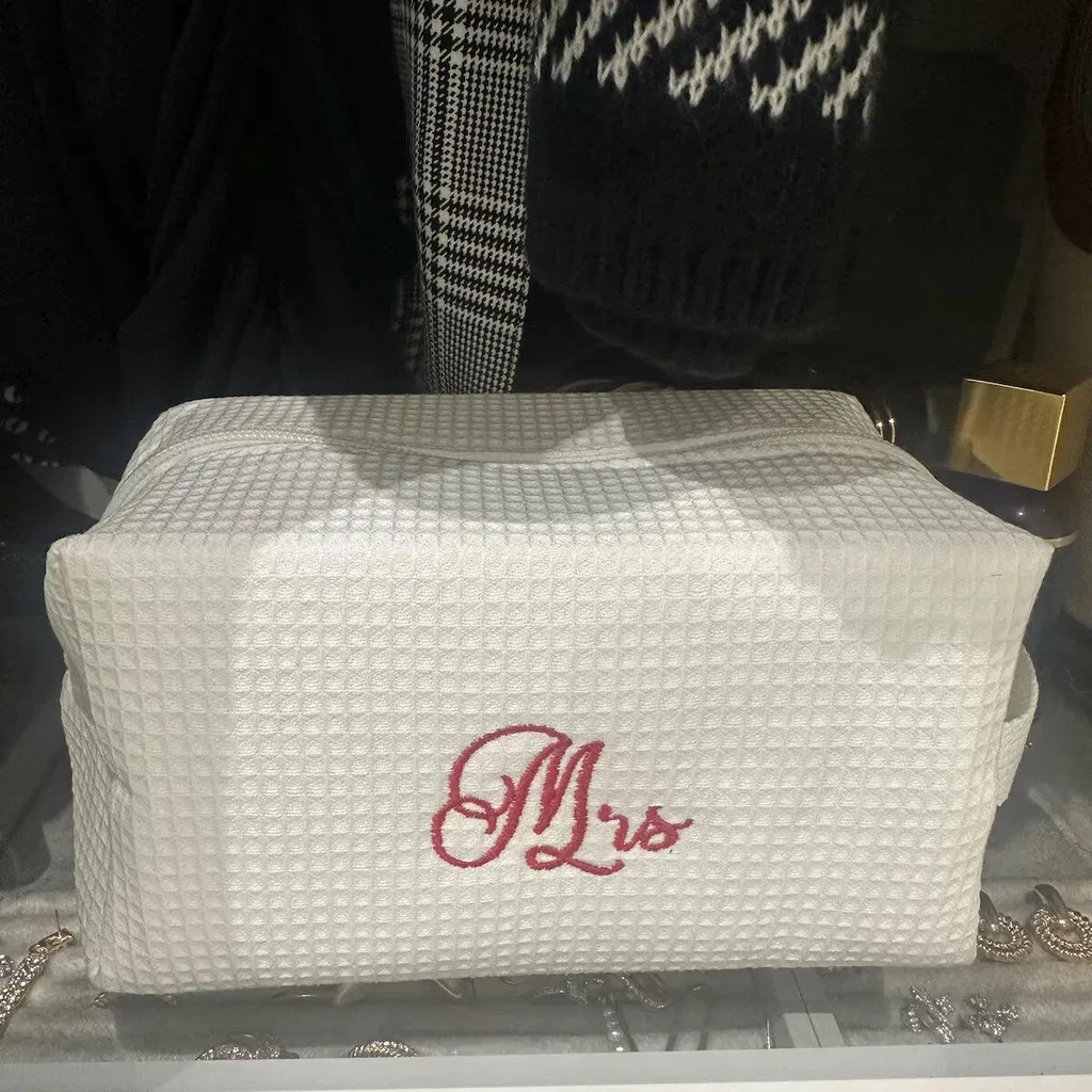 Personalized Makeup Bag with Initials, Embroidered Modern Minimalist Cosmetic Bag, Bride Bag