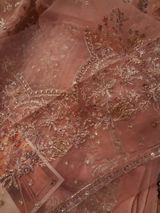 Arooj zafar review photo