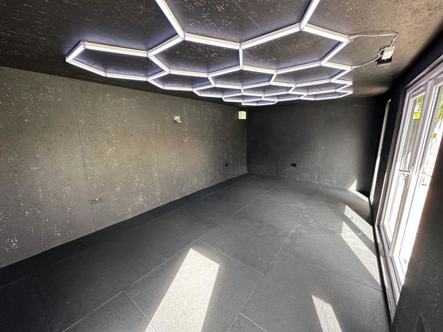 Customer photo accompanying Lee F.'s gym flooring review.