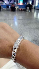 Razvan review photo
