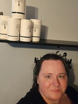 Dee review photo