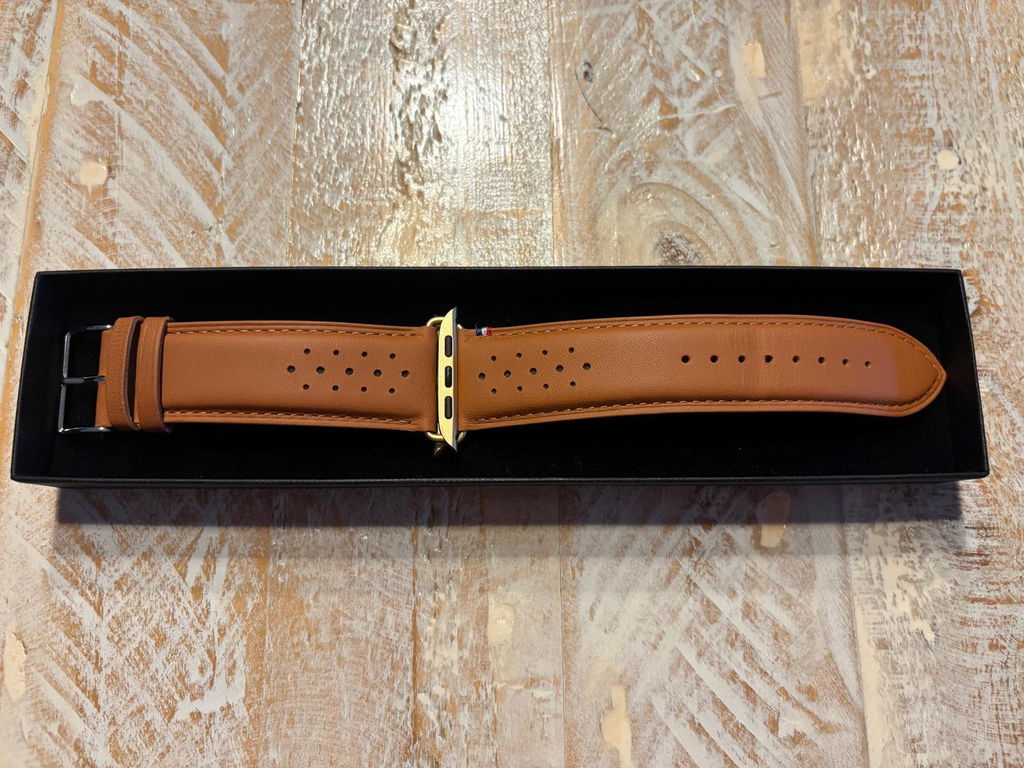 Roadster - Bracelet Apple Watch cuir perforé Gold 44mm 45mm 46mm 49mm
