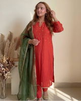Sonia review photo