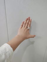 J**r review photo