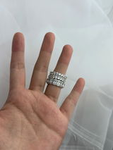 M**b review photo