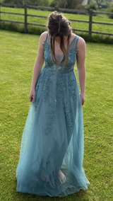 Lara Price review photo