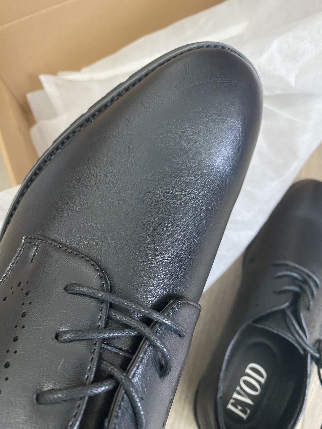 Breathable Carved Leather Derby Shoes for Business and Wedding